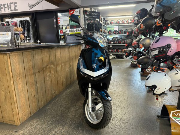 Peugeot Vivacity 45km bromfiets bj2015 1791km!!!!