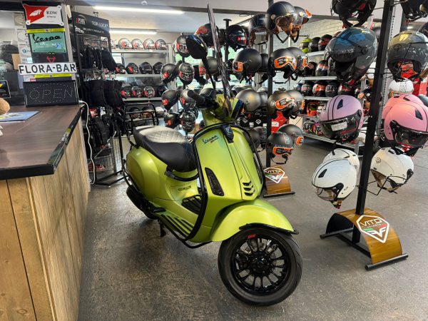 vespa sprint 45-km bromfiets bj2015 20925km - Afbeelding 2