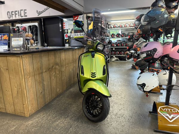 vespa sprint 45-km bromfiets bj2015 20925km