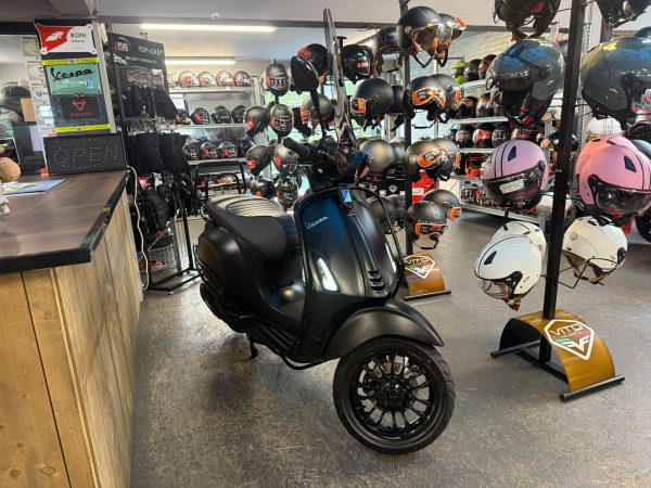 Vespa sprint 50 45-km bromfiets bj2021 23945km - Afbeelding 2