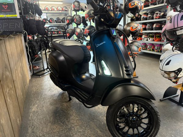 Vespa sprint 50 45-km bromfiets bj2021 23945km - Afbeelding 3