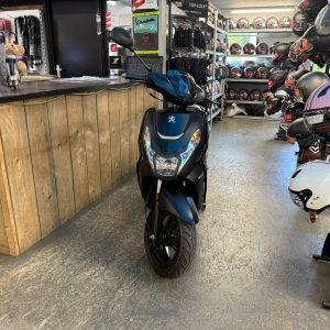peugeot kisbee 45-km bromfiets bj2020 8827km verkocht