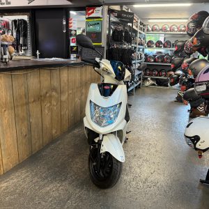Kymco Vp 50 45-km bromfiets bj2014 6619km verkocht