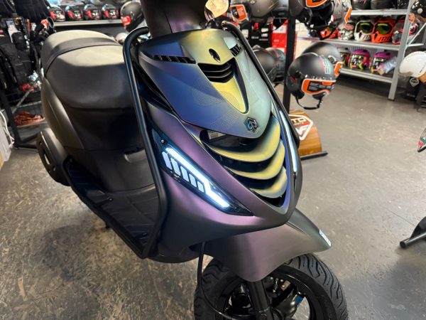 PIAGGIO ZIP SP 45KM BROMFIETS BJ2020 7772KM - Afbeelding 2