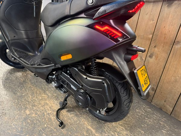 PIAGGIO ZIP SP 45KM BROMFIETS BJ2020 7772KM - Afbeelding 4