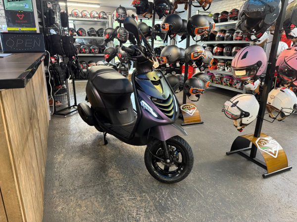 PIAGGIO ZIP SP 45KM BROMFIETS BJ2020 7772KM