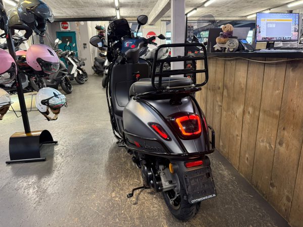 Vespa Sprint 45-km bromfiets bj2019 9779km - Afbeelding 5