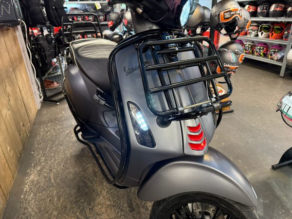 Vespa Sprint 45-km bromfiets bj2019 9779km - Afbeelding 3