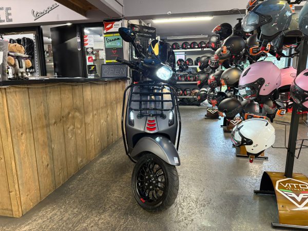 Vespa Sprint 45-km bromfiets bj2019 9779km