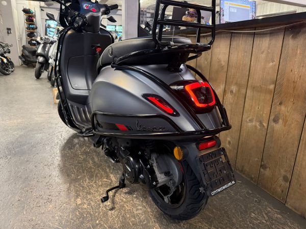 Vespa Sprint 45-km bromfiets bj2019 9779km - Afbeelding 4