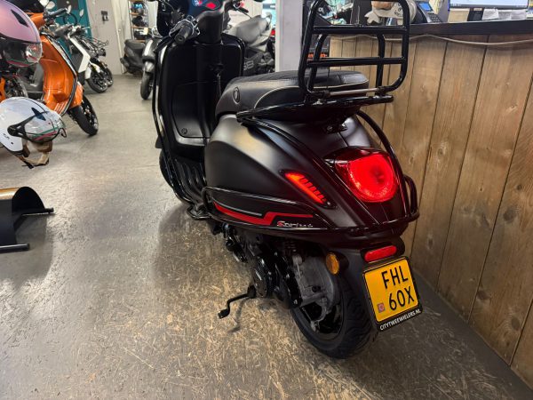 Vespa Sprint 45-km bromfiets bj2021 8494km - Afbeelding 3