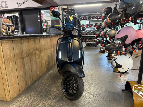 Vespa Sprint 45-km bromfiets bj2021 8494km