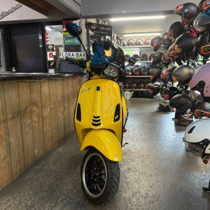 Vespa Sprint 45-km bromfiets bj2021 18611km