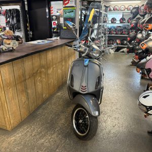 vespa sprint 45-km bromfiets bj2016 30551km