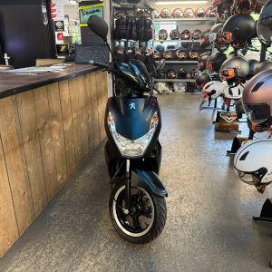 peugeot kisbee 45km bromfiets 14498km bj2011